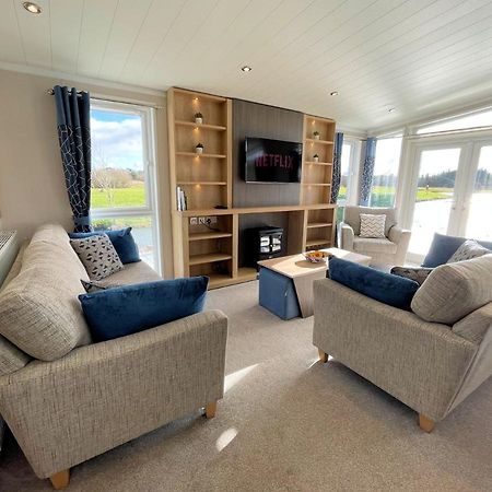 Luxury Lakeside Lodge With Htub Beautiful Views Annan Exteriér fotografie
