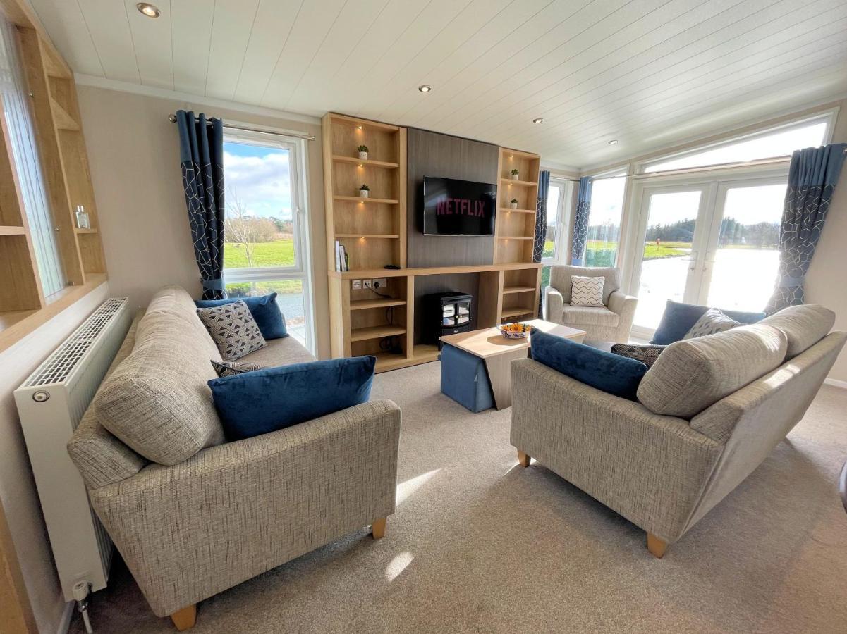 Luxury Lakeside Lodge With Htub Beautiful Views Annan Exteriér fotografie