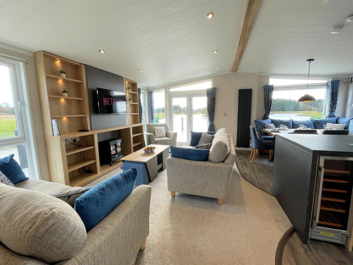 Luxury Lakeside Lodge With Htub Beautiful Views Annan Exteriér fotografie