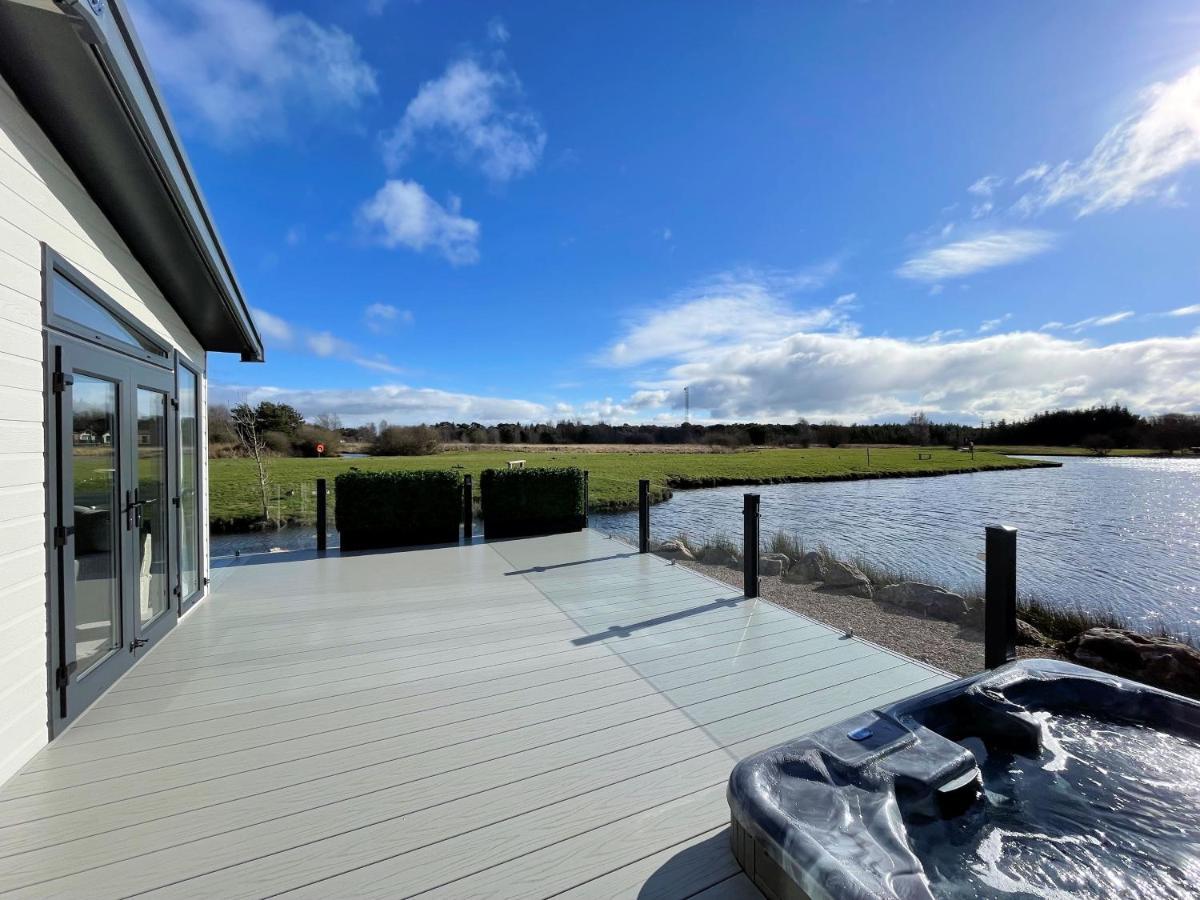 Luxury Lakeside Lodge With Htub Beautiful Views Annan Exteriér fotografie