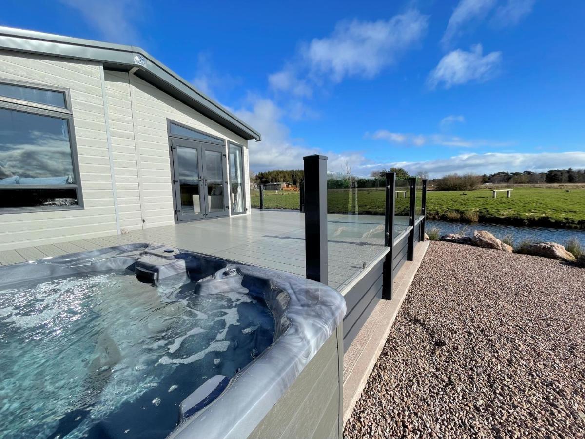 Luxury Lakeside Lodge With Htub Beautiful Views Annan Exteriér fotografie
