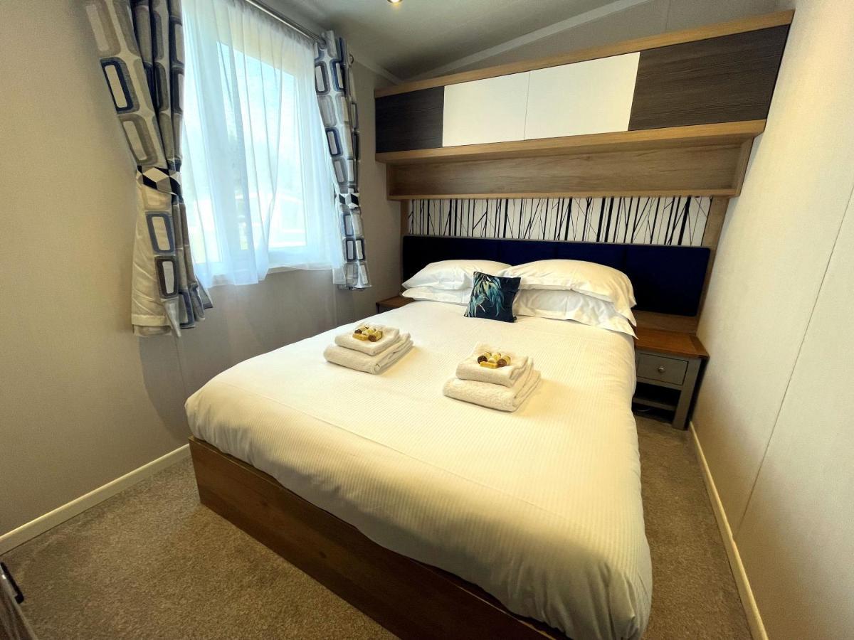 Luxury Lakeside Lodge With Htub Beautiful Views Annan Exteriér fotografie
